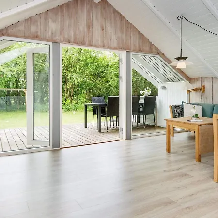 8 Person Holiday In