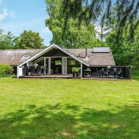 8 Person Holiday In Holiday home